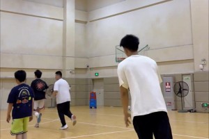 李夢(mèng)現(xiàn)身耐高總決賽！相關(guān)視頻